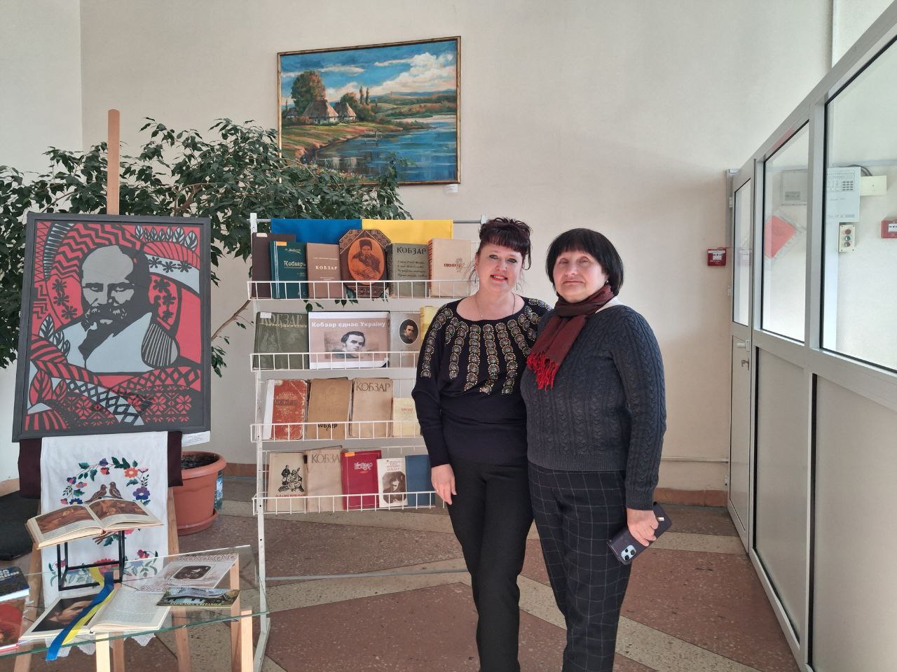 photo 5296312657797386758 y